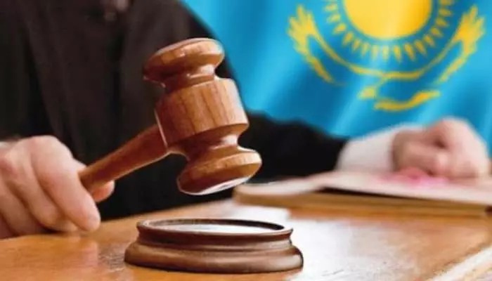 Суд отправил главреда КазТАГ под стражу за неоднократное нарушение условий домашнего ареста