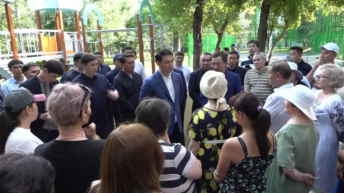Жаңа мектеп пен емхана: Шаһар басшысы Түрксіб ауданы тұрғындарының сұрақтарына жауап берді