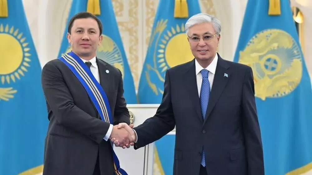  Мемлекет басшысы Геннадий Головкинді Халықаралық бокс даңқы залына енуімен құттықтады 