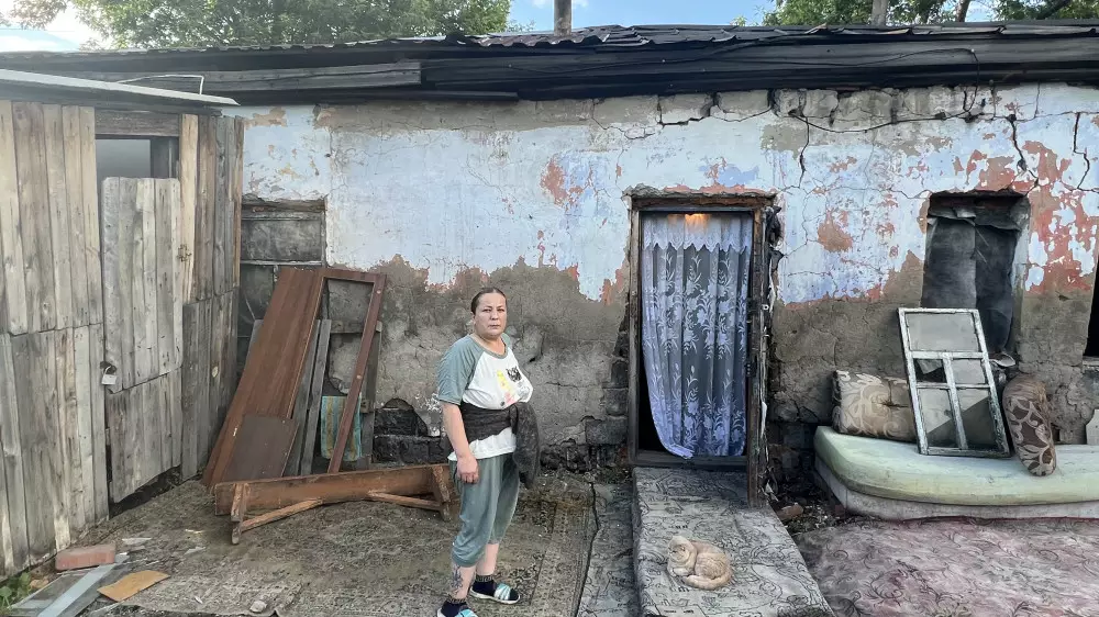 Соседство с акиматовской квартирой превратило жизнь петропавловцев в испытание
