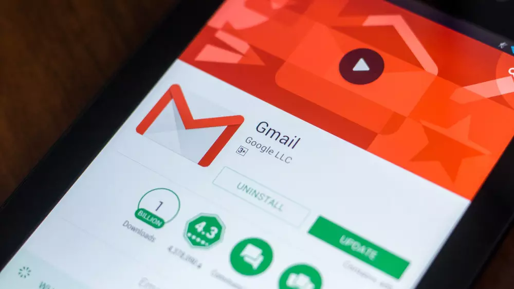 “Они читают всё“. Как защитить свои банковские данные и письма от Google