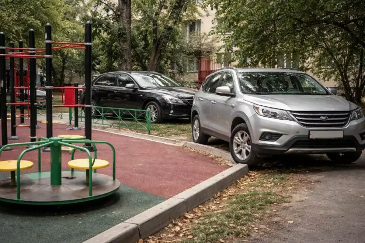 Автомобили возле домов не запретят: в Минпроме объяснили, что изменится с 1 июля - новости на Lada.kz 16.06.2026