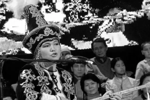 Айтыскер ақын Салтанат Өтелбаева жолдасымен бірге қаза тапты