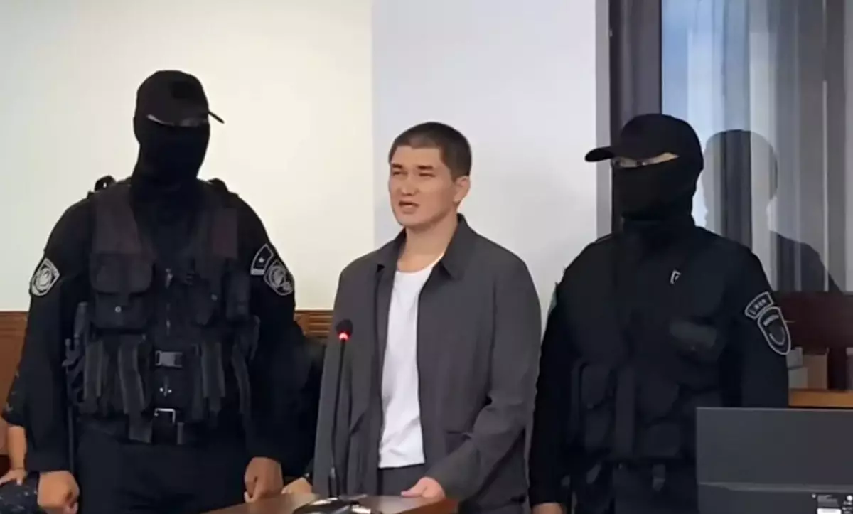 "Жазықсыз адамдарды өлтірмедім": Сәрсемәлиев сотта қылмысқа баруына не түрткі болғанын айтып берді