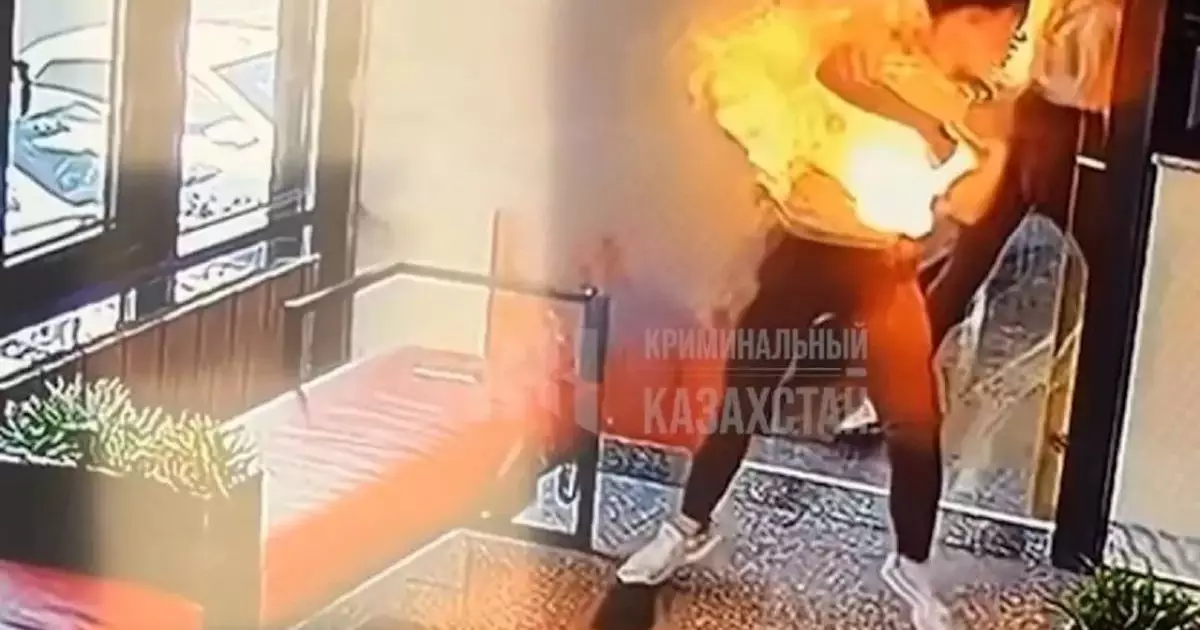  Павлодарка получила тяжелые ожоги после взрыва пауэрбанка 