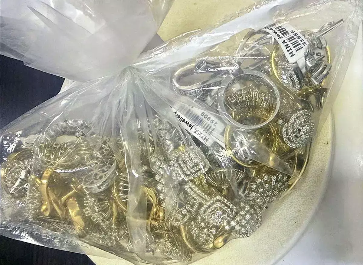 Пыталась провезти золото в интимном месте: на таможне в Мангистау пресекли необычную контрабанду - новости на Lada.kz 16.06.2026