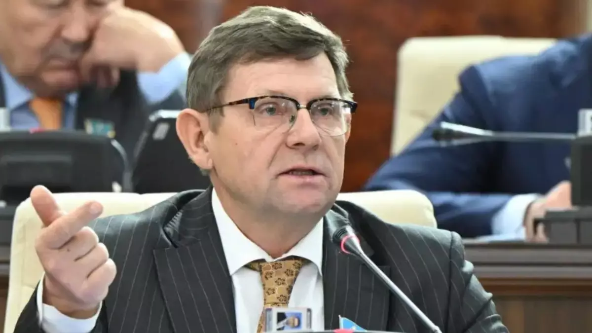  Депутат кәсіби мерекелер санын қысқартуды ұсынды 