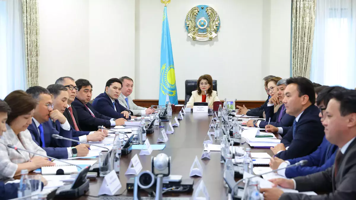 Үкіметте мемлекеттік тіл саясатын жүзеге асыру жөніндегі комиссияның отырысы өтті