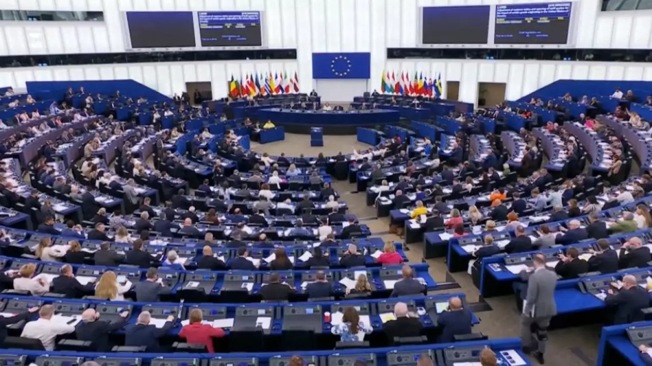 Европарламент одобрил торговую сделку с США