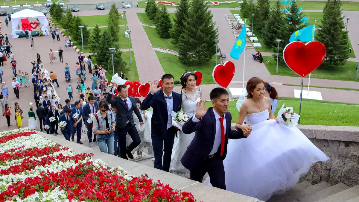 Әдемі дата: Қазақстанда ең көп неке қиылатын күн белгілі болды