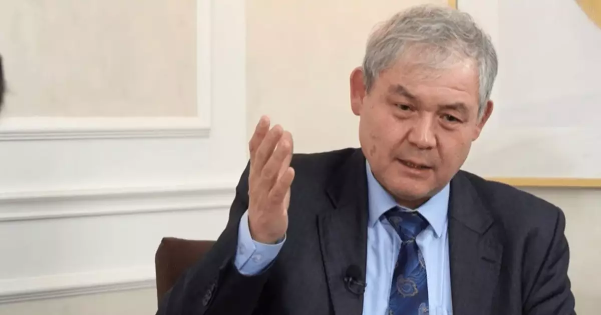  Саясаткер Уалихан Қайсаров: `Назарбаевтың соңғы күші құлады! Енді Перуашев елден қашады` 