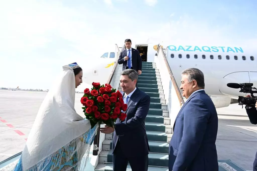 Премьер-министр Казахстана прибыл с визитом в Узбекистан.