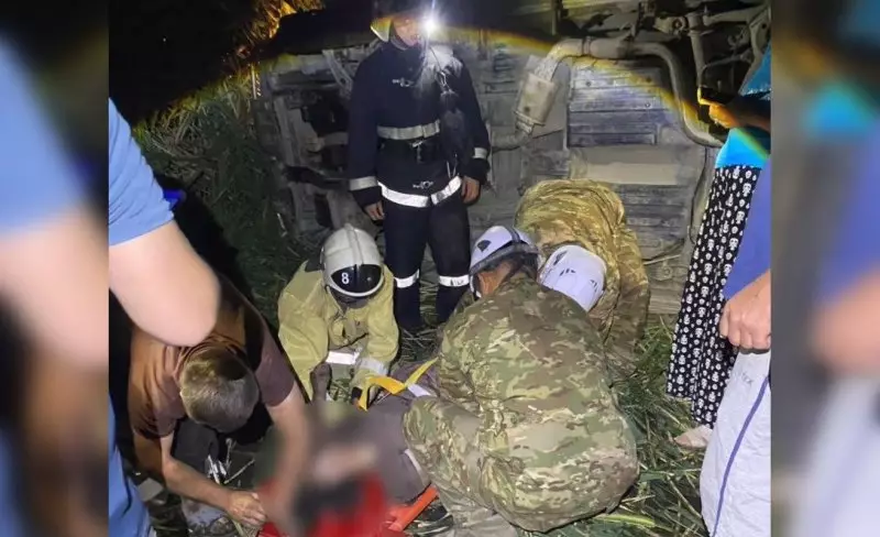 Женщина оказалась зажата под авто на юге Казахстана