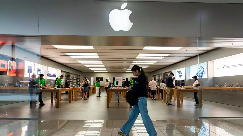 Генеральный директор Apple заявил, что повышение цен неизбежно на фоне роста стоимости чипов, оказывающего давление на технологического гиганта, согласно отчету.