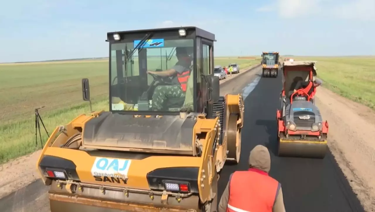 В этом году в Акмолинской области обновят 600 км дорог