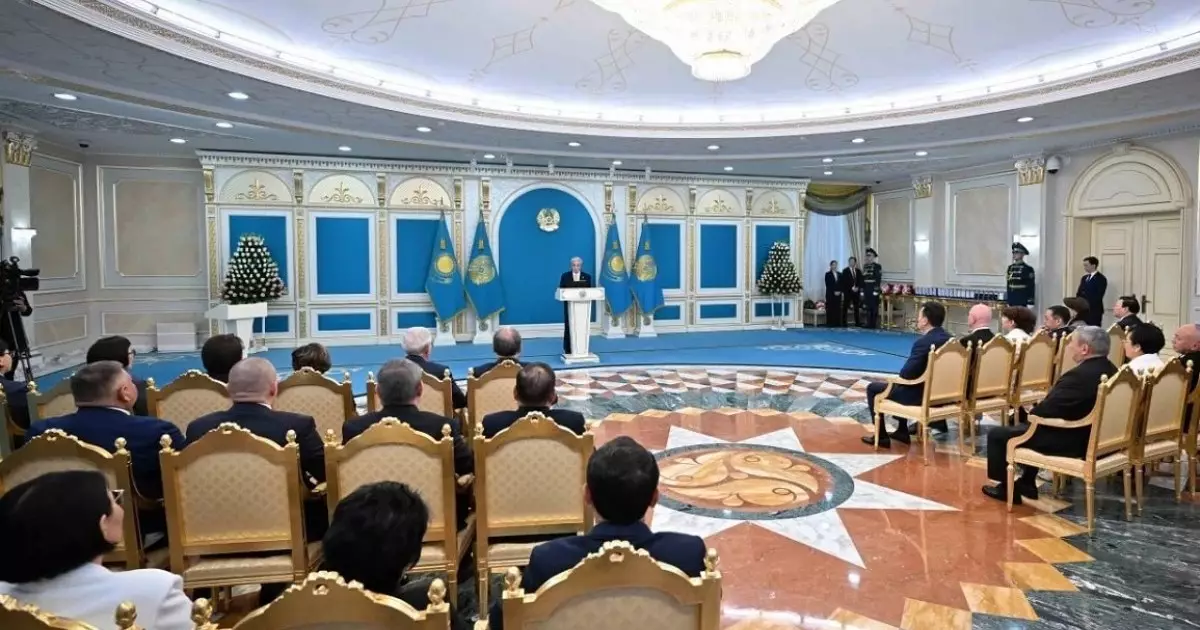  Президент Ақордада бір топ дәрігерді мерекелерімен құттықтады 