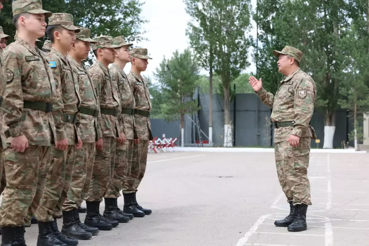 Погондағы әкелер: ұландықтар балаларын қалай тәрбиелейді