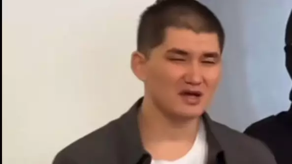 "Жаным күйді": Сұлтан Сәрсемәлиев сотта иегі кемсеңдеп, көзіне жас алды
