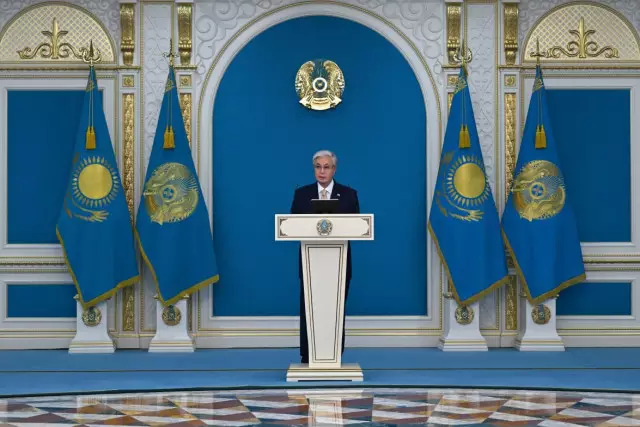 «Жақсының жақсылығын айт»: Тоқаев қарағандылық дәрігерлердің еңбегін үлгі етті