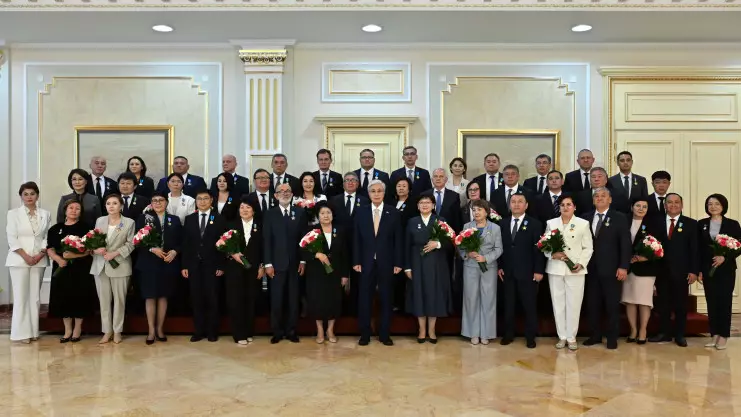 Тоқаев төрт жасар баланың өмірін сақтап қалған қарағандылық дәрігерлердің еңбегін үлгі етті