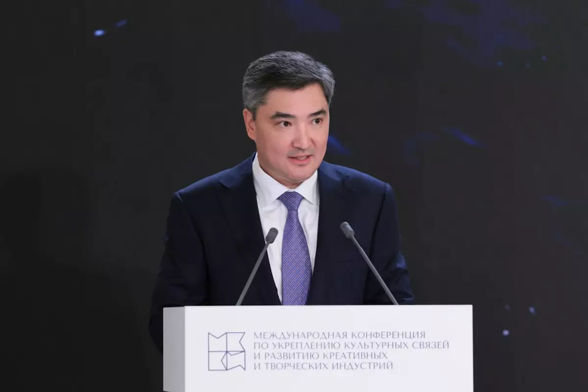 Бектенов: преемственность истории Великой Степи впервые закреплена в Конституции