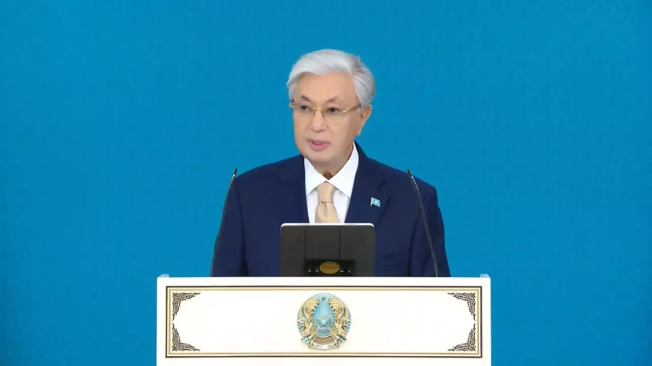Адамға бірінші болып көмекке келетін жандар мемлекет қамқорлығын сезінуі керек – Тоқаев