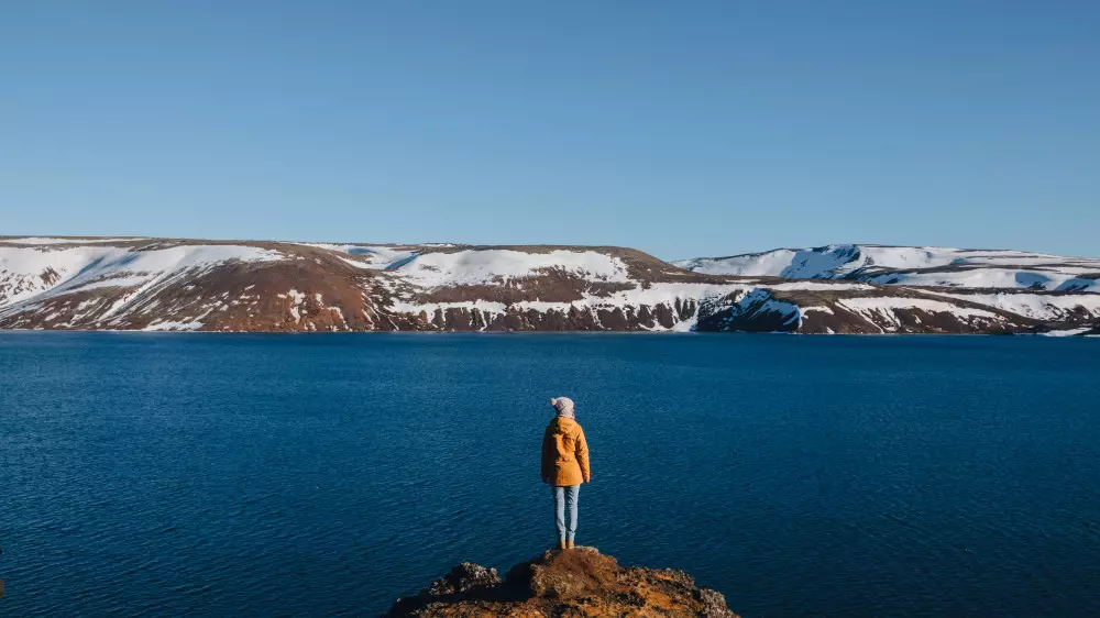 “Побег от жары“: туристы меняют пляжный отдых на ледники Исландии