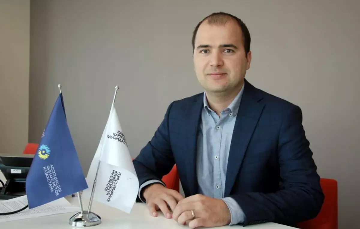 Иранға салынған санкциялар толық алынса, Қазақстанда мұнай бағасы мен теңге бағамы қалай өзгереді