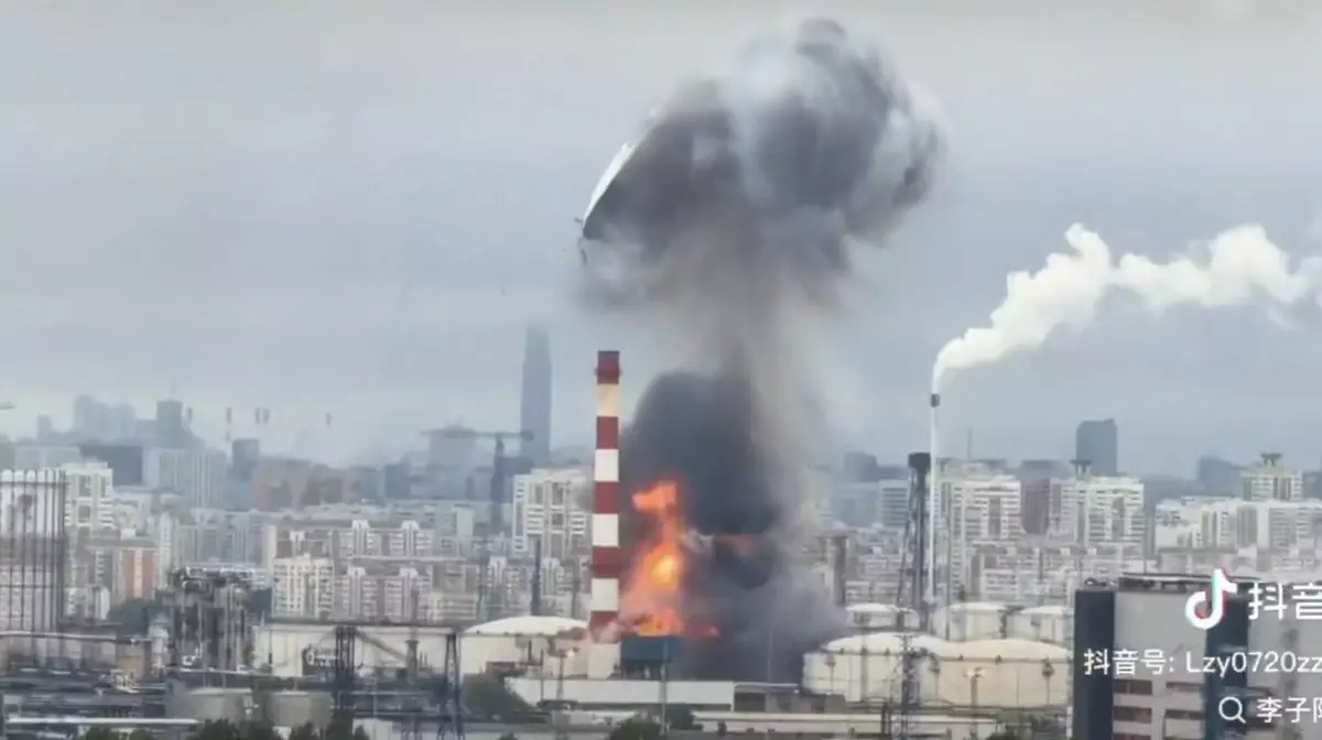 Причиной одного из взрывов на Московском НПЗ стала ракета российского ПВО