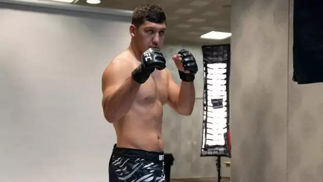 Казахстанец получил новый бой после первой победы в UFC: соперник известен