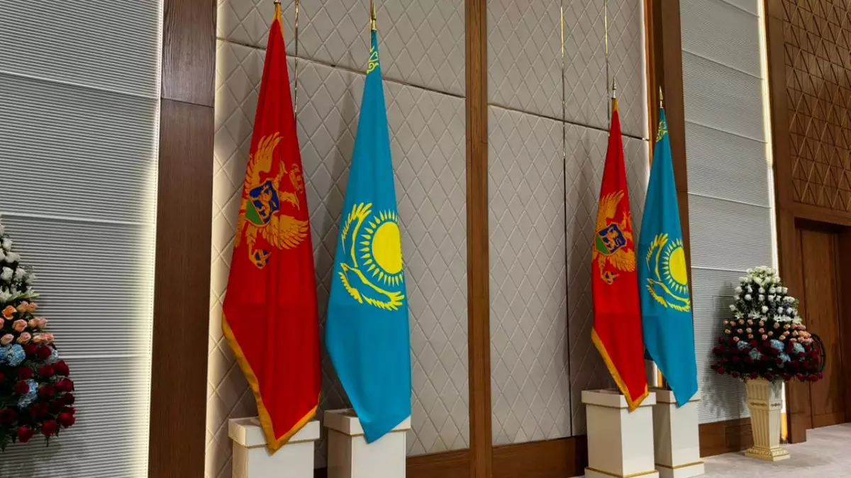 Тоқаев Астанада Черногория президентін қарсы алды