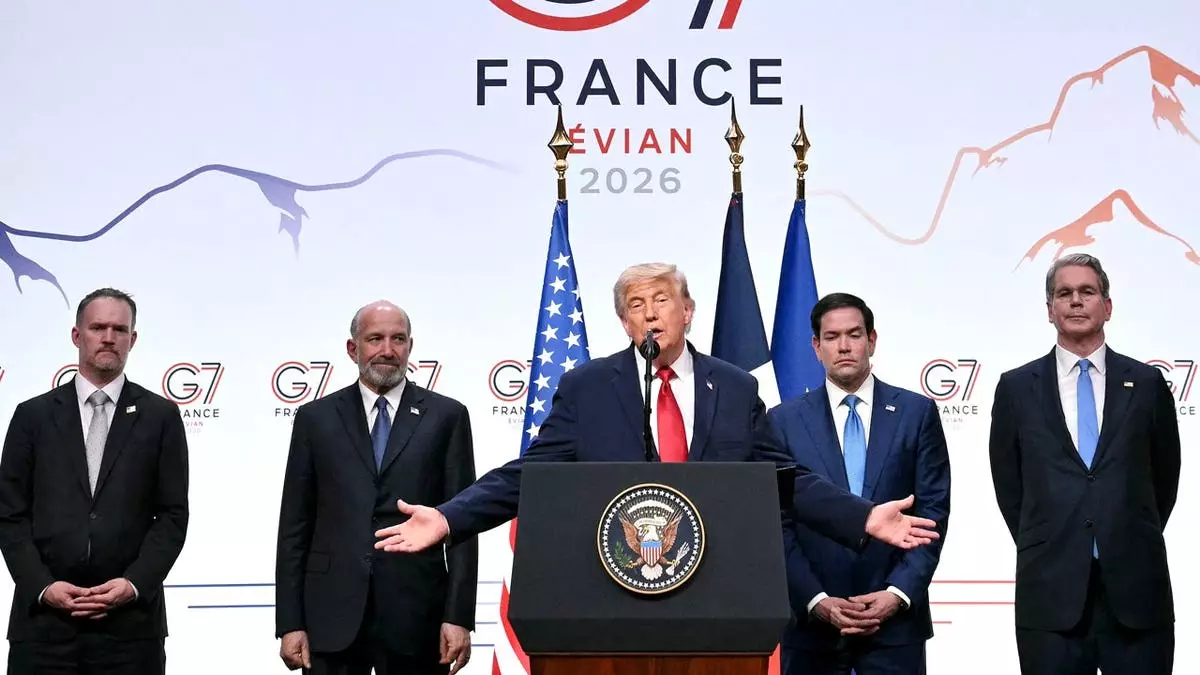 Трамповский инвестиционный фонд для Ирана на $300 млрд может оказаться почти невозможным из-за закона о санкциях против КСИР, предупреждает эксперт.