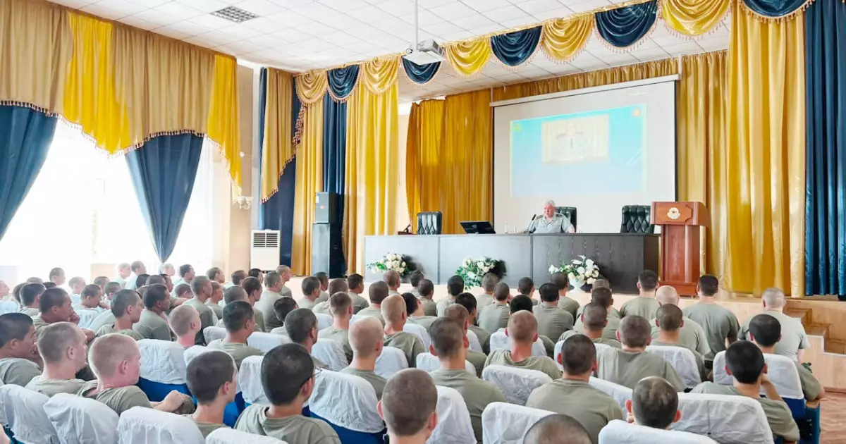  Жас сарбаздарға жігер берген кездесу 