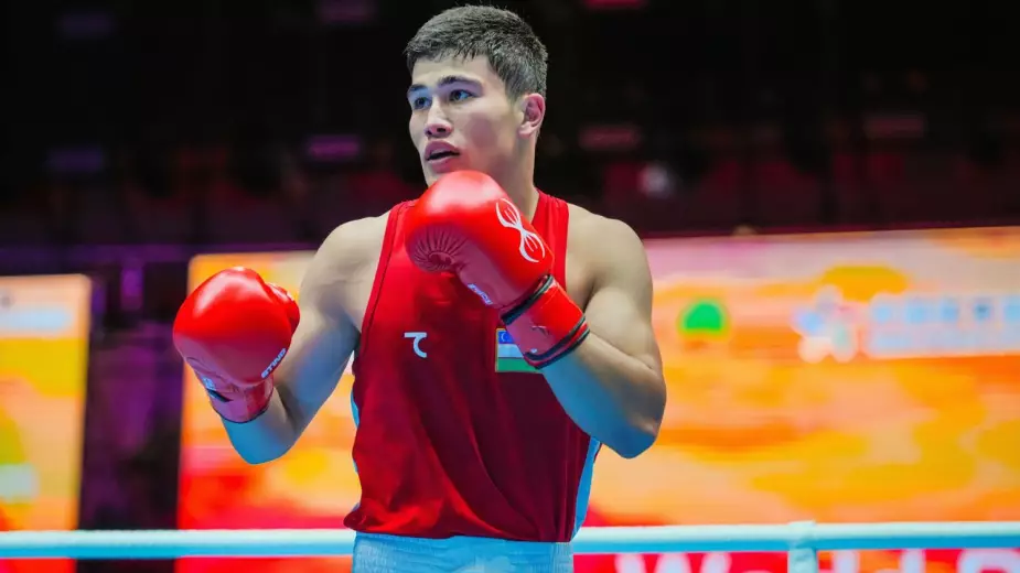 Чемпион мира из Узбекистана вышел в полуфинал Кубка мира по боксу