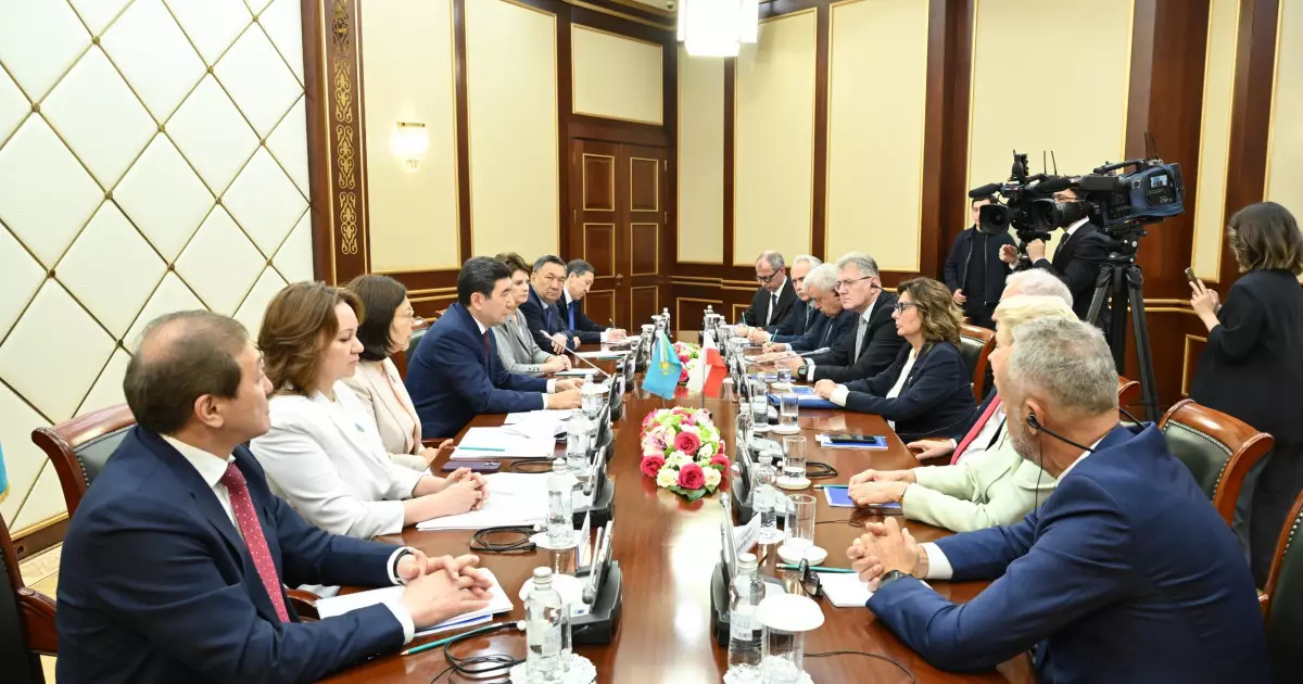   Мәжіліс төрағасы Польша Сенатының Маршалымен кездесті   