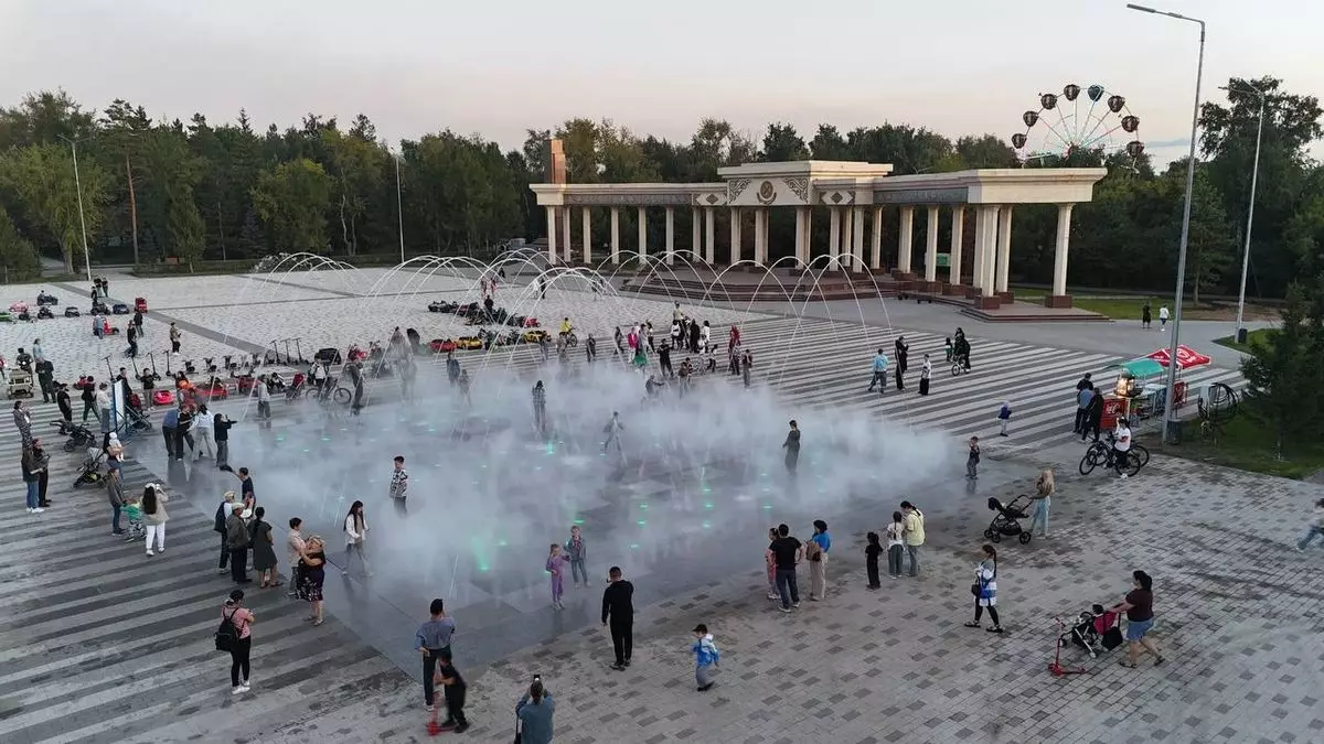 В Петропавловске мужчина получил рваные раны после падения в сухом фонтане