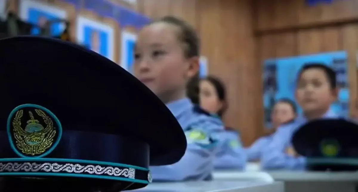 ІІМ: «Жас сақшы» сыныптарының алғашқы түлектері сертификат алып, заңға қызмет ету жолын таңдады