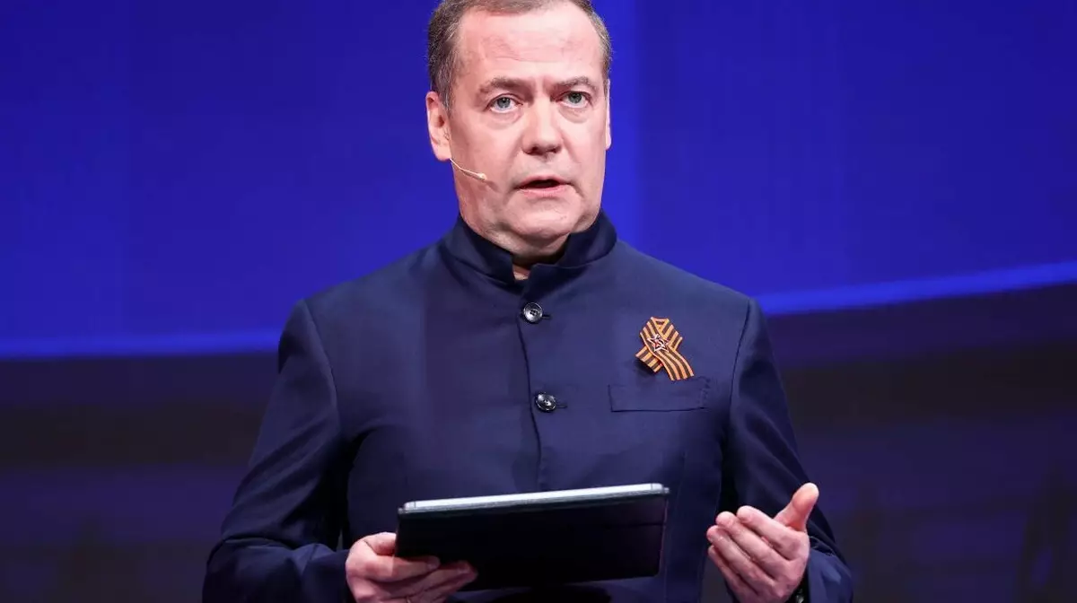Медведев после ударов по Москве: "Никаких правил в отношении Киева больше нет"