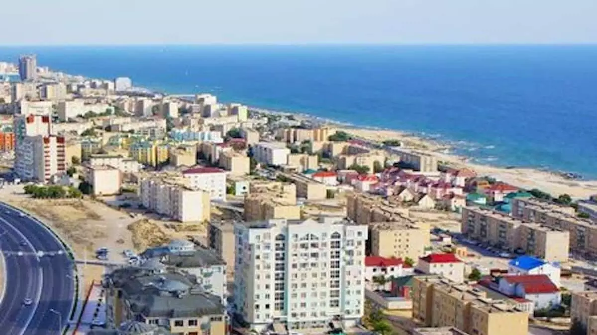Пляжи Актау пока пустуют: туристический сезон не оправдал ожиданий