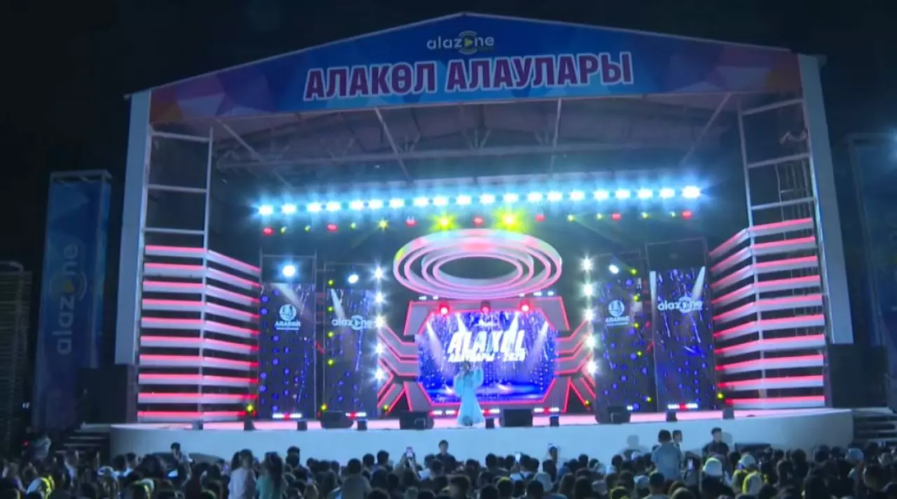 Купальный сезон открыли на Алаколе