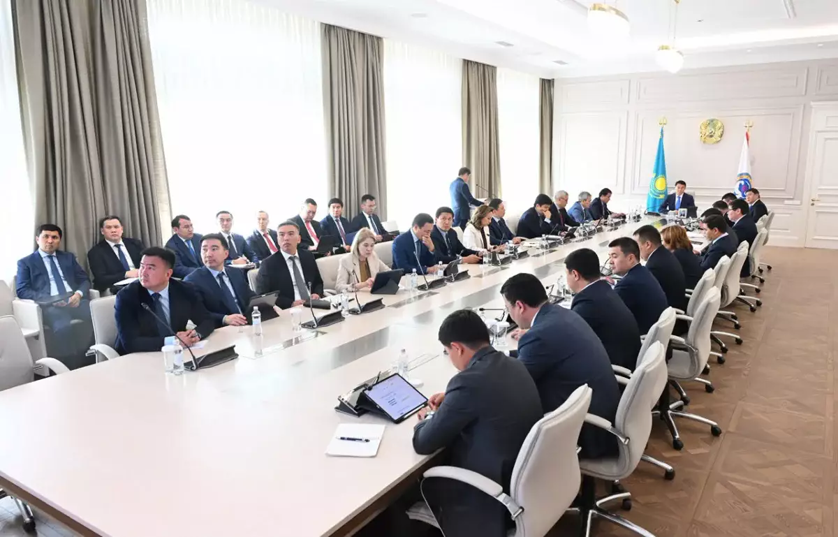 Алматы әкімі Дархан Сатыбалды жылу беру маусымына дайындық жұмыстарын жеделдетуді тапсырды