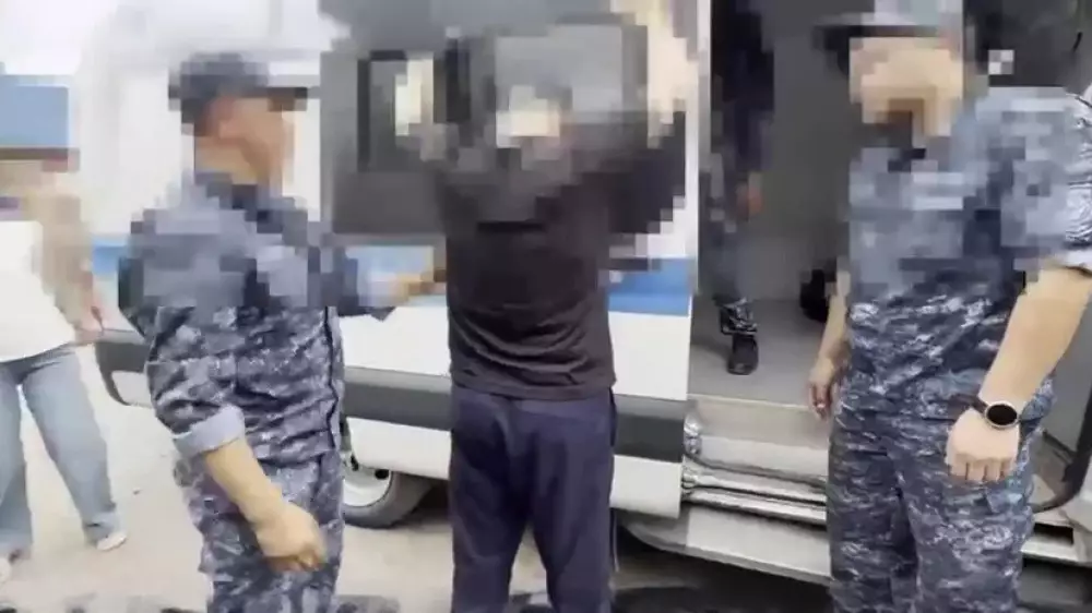 17 жыл жасырынған. Қырғызстан Қазақстанға банктен миллиондарды ұрлаған қылмыстық топ басшысын берді