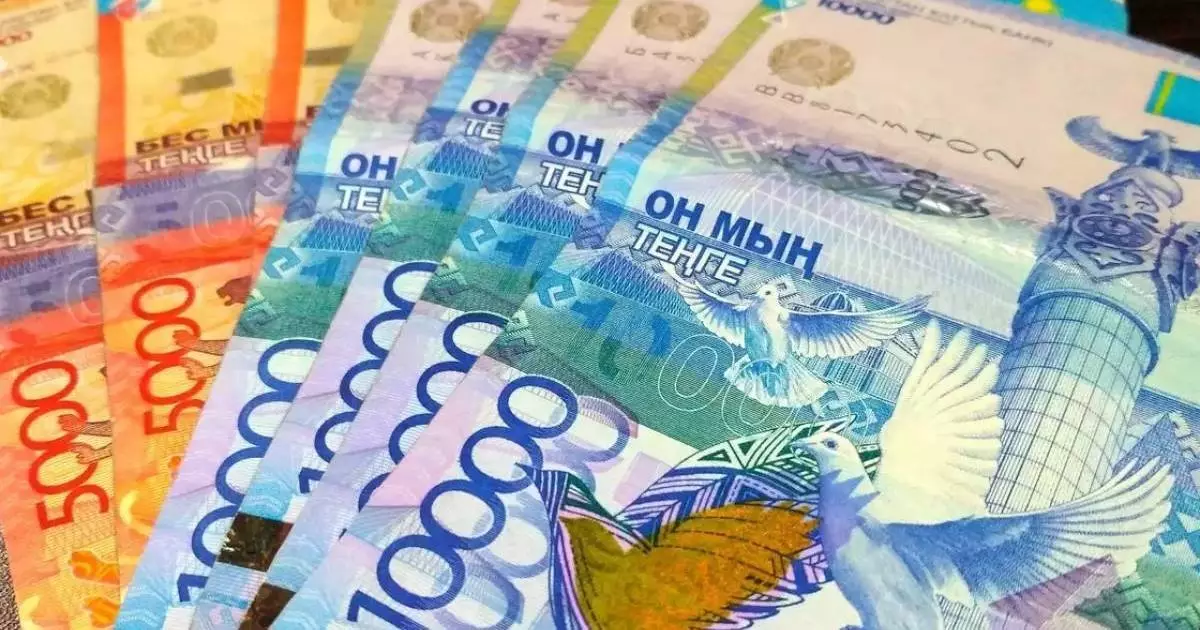  Қазақстандықтардың қарызы көбейді: әр екінші борышкер табысының жартысынан көбін несиеге жұмсайды 