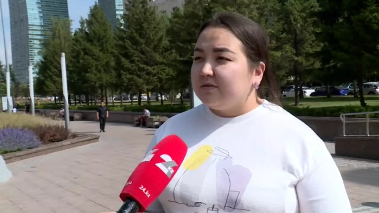 Онлайн или ТРЦ: как казахстанцы предпочитают делать покупки?