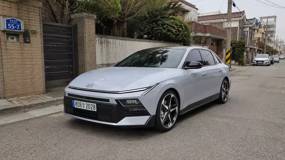 Hyundai Elantra-ны адам танымастай өзгертті: жаңа буын қашан таныстырылады