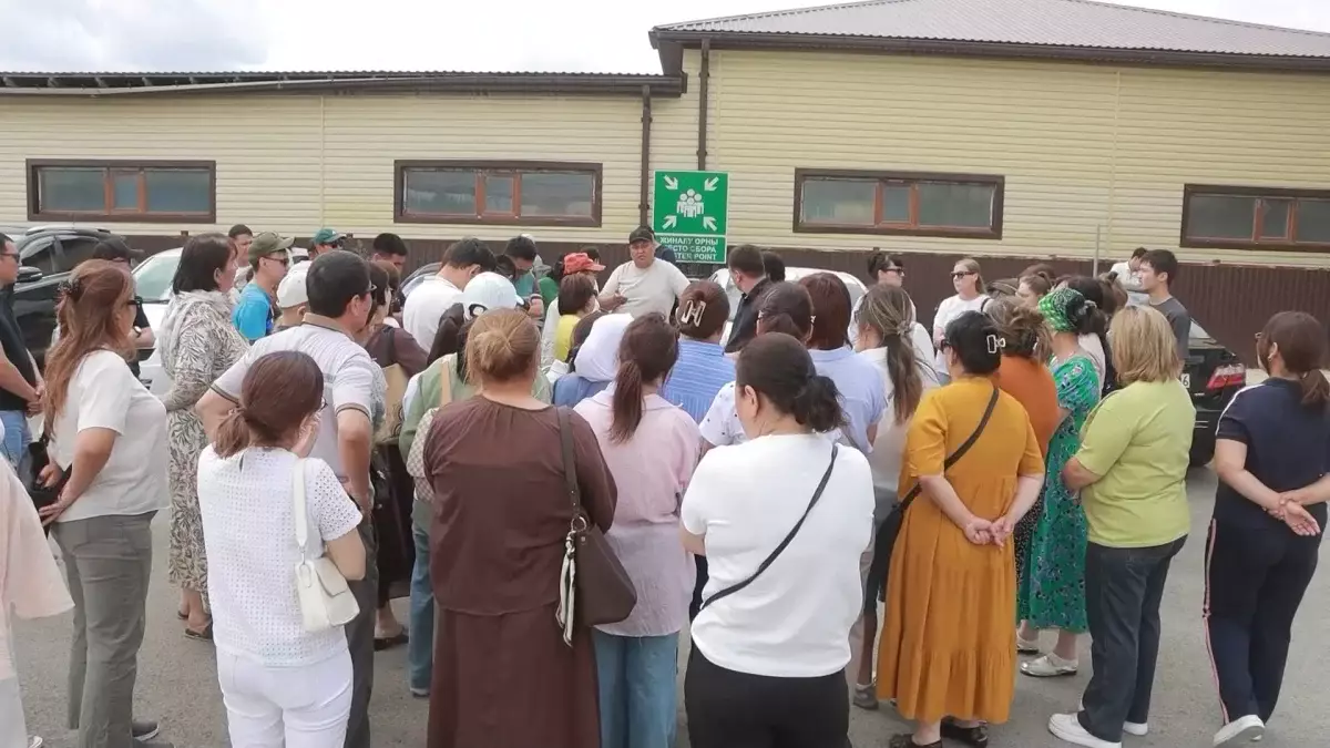 Атырауда ірі сауда орнының жұмысшылары жалақысын ала алмай отыр