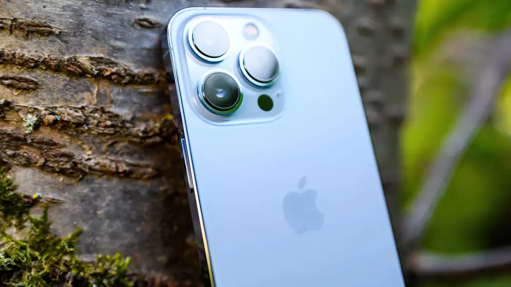 iPhone-ды саяхатта қалай қолдануңа болады:  пайдалы 4 функция
