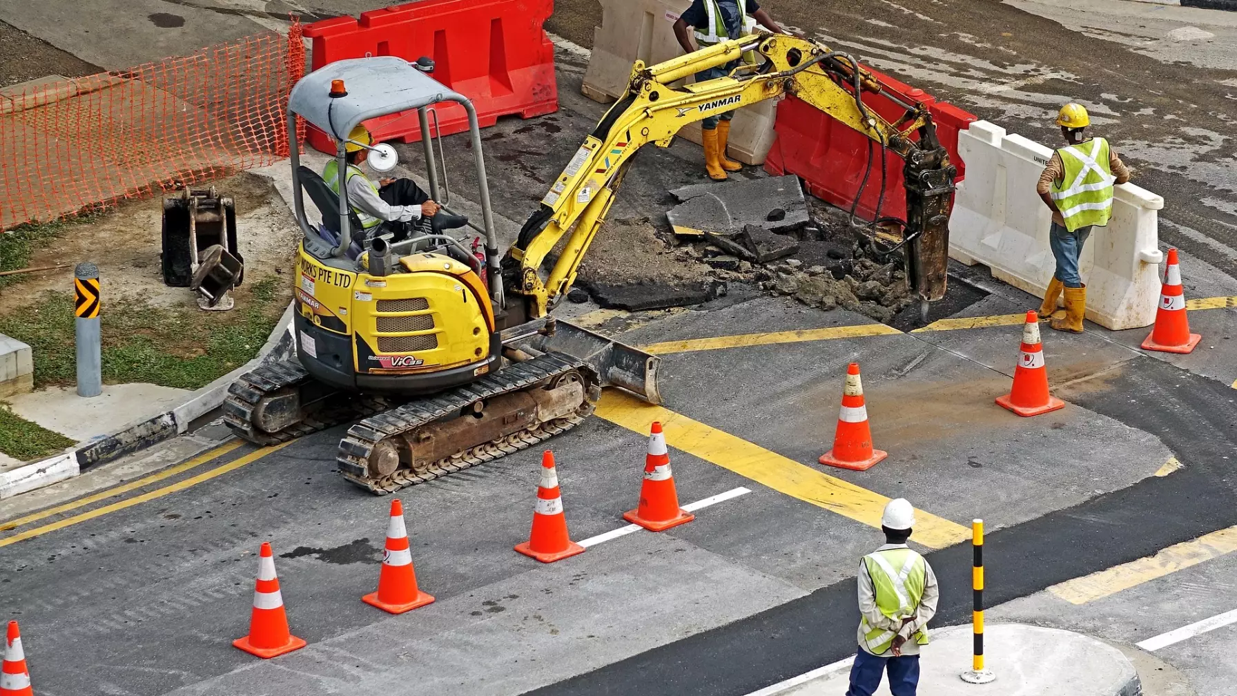 В Казахстане дорожными работами охвачено более 11 тыс. км автодорог