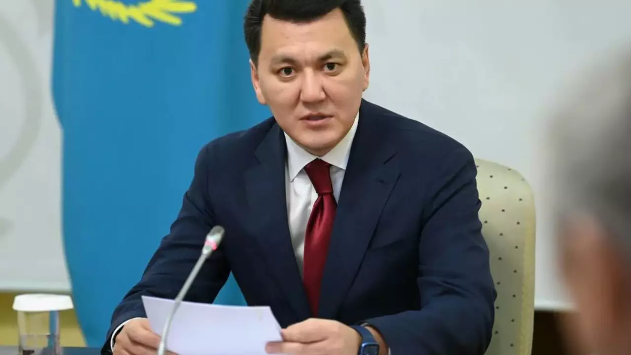 "Тоқтатады": Ерлан Қарин мәлімдеме жасады