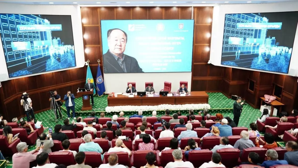  Нобель сыйлығының лауреаты Мо Янь Қазақстанға келіп, жас жазушылармен кездесті 